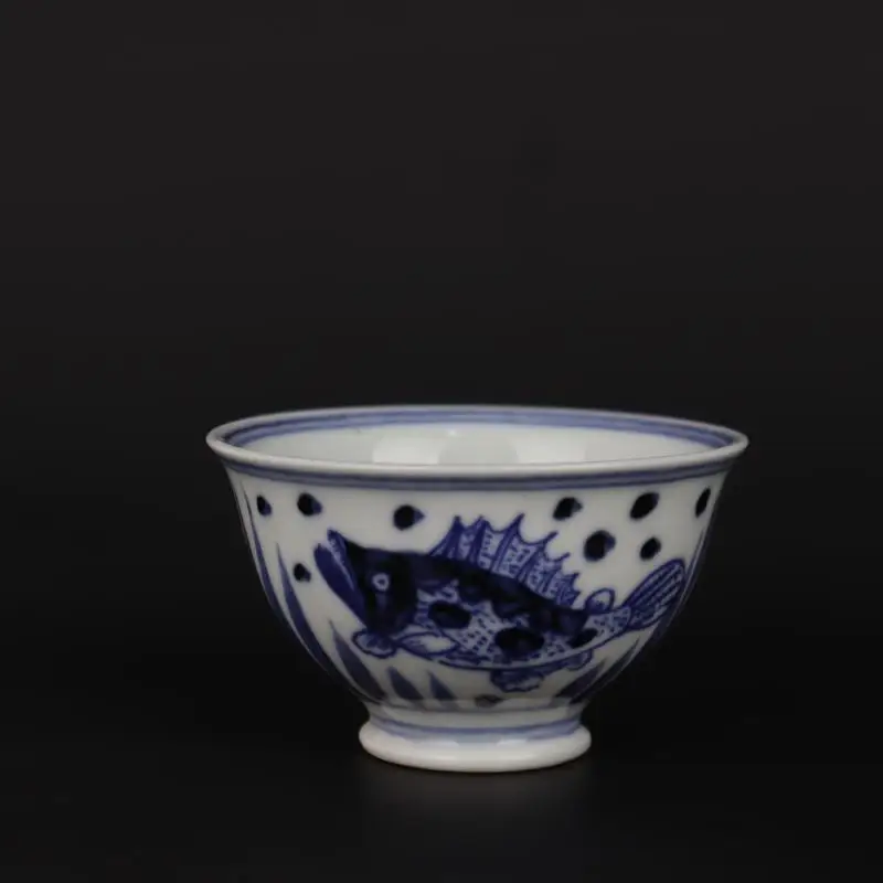 3.5" Collect Chinese Ming Blue-and-white Porcelain Animal Fish Fishalgae Cup
3.5" Collect Chinese Ming Blue-and-white Porcelain Animal Fish Fishalgae Cup