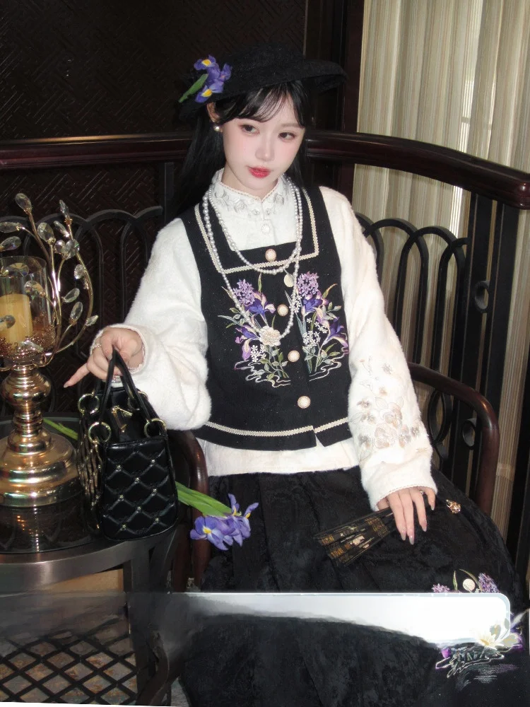 Chuan Dai iguang Iris And Moon Embroidered irt Skirt New Chinese Sle Thousand Gold Feeling National Trend Set
Chuan Dai iguang Iris And Moon Embroidered irt Skirt New Chinese Sle Thousand Gold Feeling National Trend Set