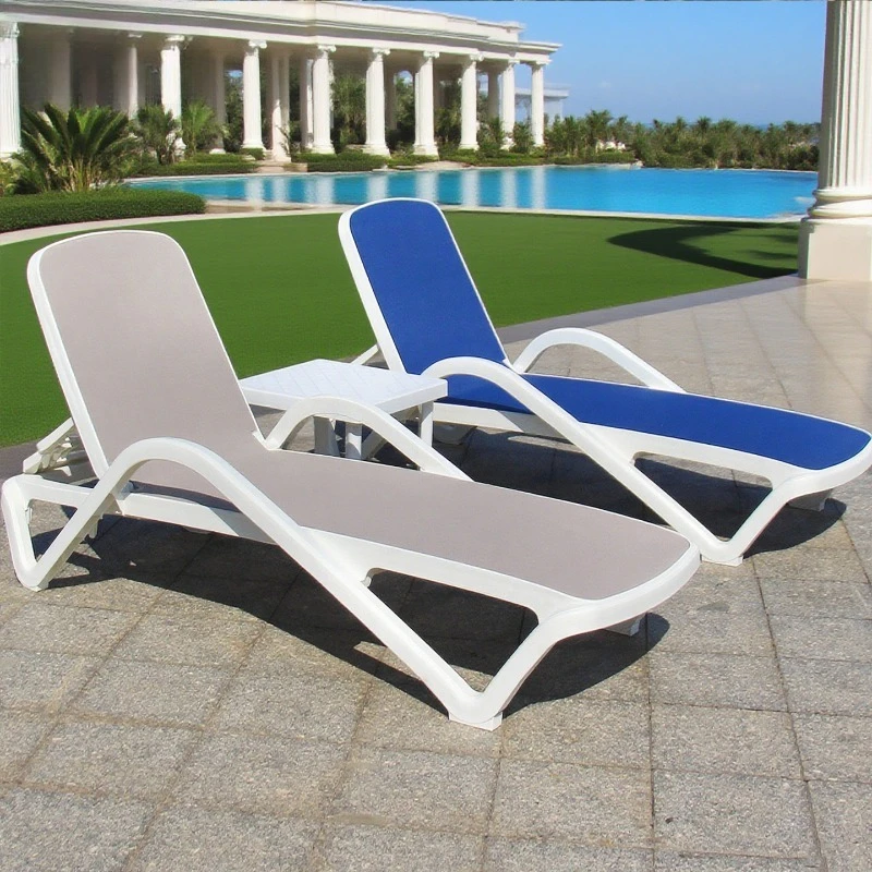 Outdoor bed-in hotel B & B, indoor swimming pool Plastic Teslin loungers
Outdoor bed-in hotel B & B, indoor swimming pool Plastic Teslin loungers
