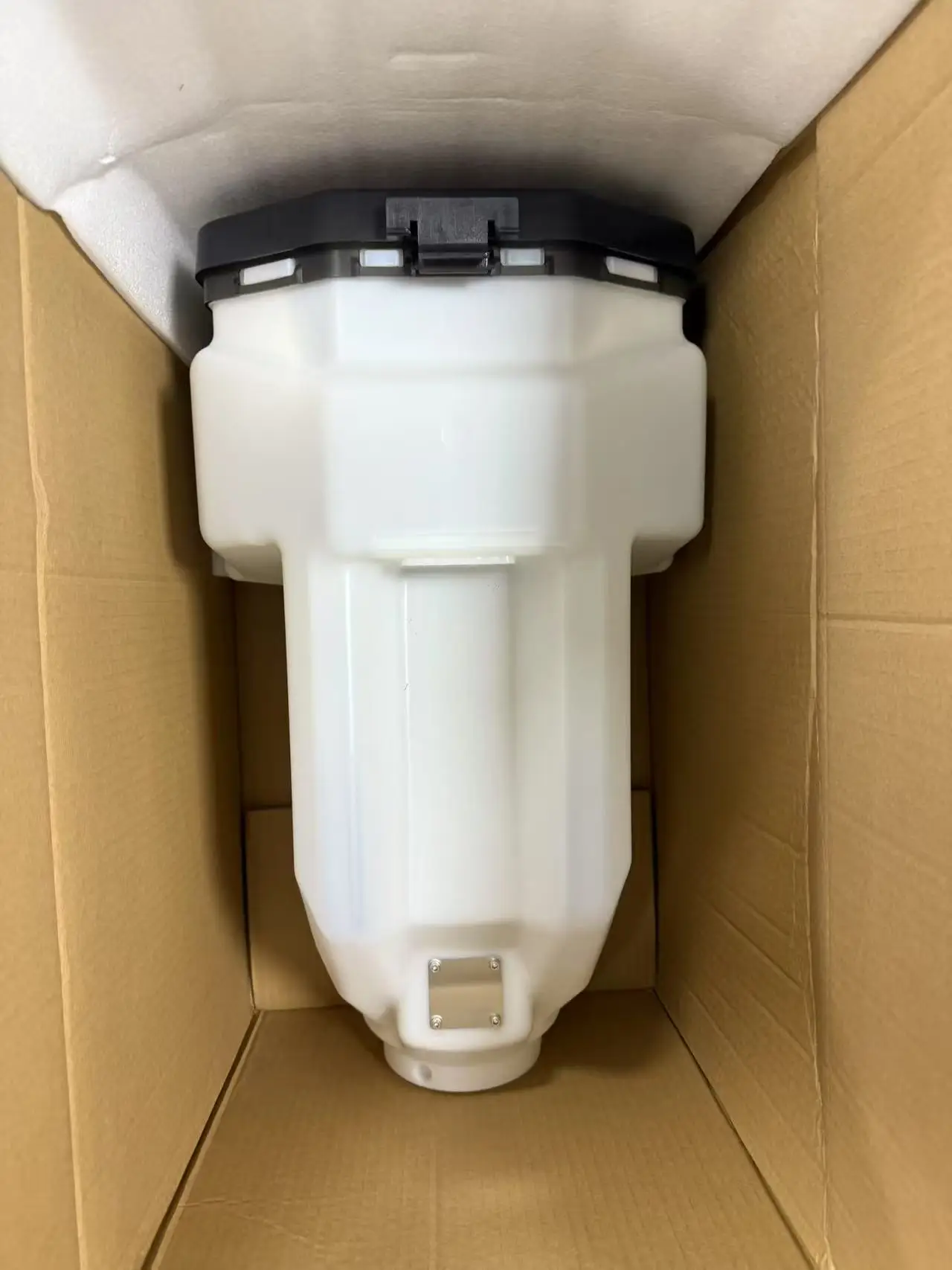 10.05.07.0073 EFT G18 agricultural water tank seed tank 20L/G18/standard
10.05.07.0073 EFT G18 agricultural water tank seed tank 20L/G18/standard