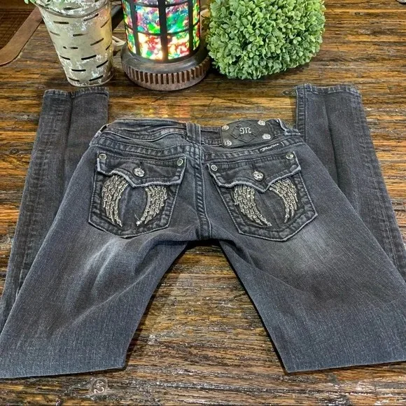 Y2K Black Denim Stretch Jeans Skinny Angel Wings Rhinestones Bling Pants Gothic Denim Women Streetwear Harajuku Goth Baggy Jeans
Y2K Black Denim Stretch Jeans Skinny Angel Wings Rhinestones Bling Pants Gothic Denim Women Streetwear Harajuku Goth Baggy Jeans