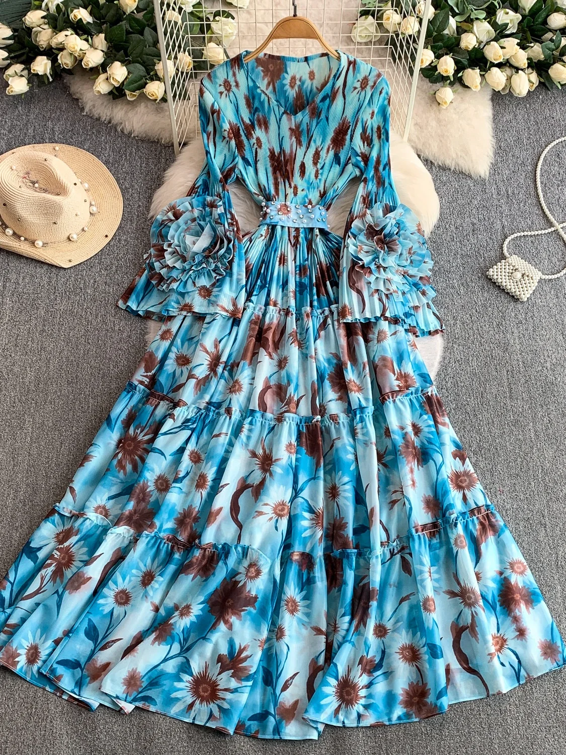 Retro Elastic Pleated Floral Bell Sleeve Dress Women's Waist Cinching Ageless Lace Trim Long Dress City Commute Style
Retro Elastic Pleated Floral Bell Sleeve Dress Women's Waist Cinching Ageless Lace Trim Long Dress City Commute Style