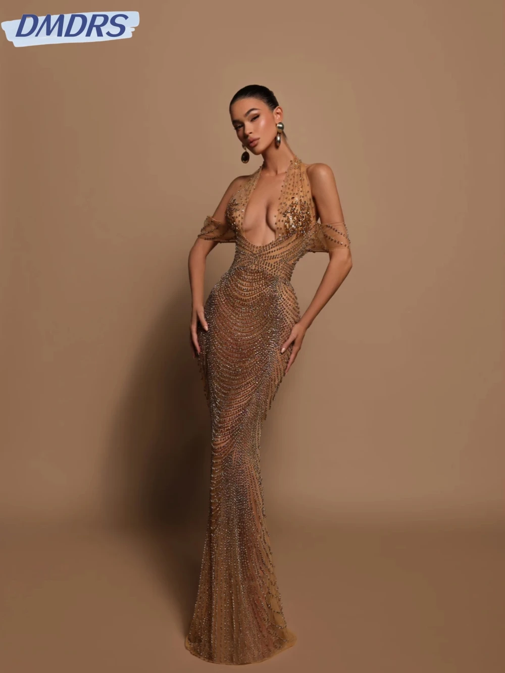 Golden Beaded Sheath Long Evening Dress Sexy Illusion Halter Wedding Party Gown Customized Luxury Off Shoulder Prom Dresses
Golden Beaded Sheath Long Evening Dress Sexy Illusion Halter Wedding Party Gown Customized Luxury Off Shoulder Prom Dresses