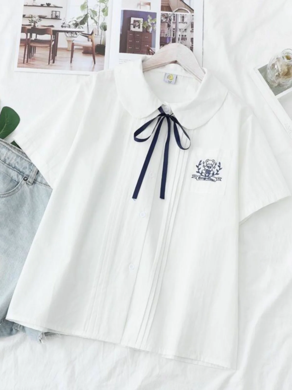 plus Size Women's Shirt Short Sleeve Accordion Pleat Belly Cover Doll Collar Top for Plump MM Spring 2024 Pure Color Button D...
plus Size Women's Shirt Short Sleeve Accordion Pleat Belly Cover Doll Collar Top for Plump MM Spring 2024 Pure Color Button D...