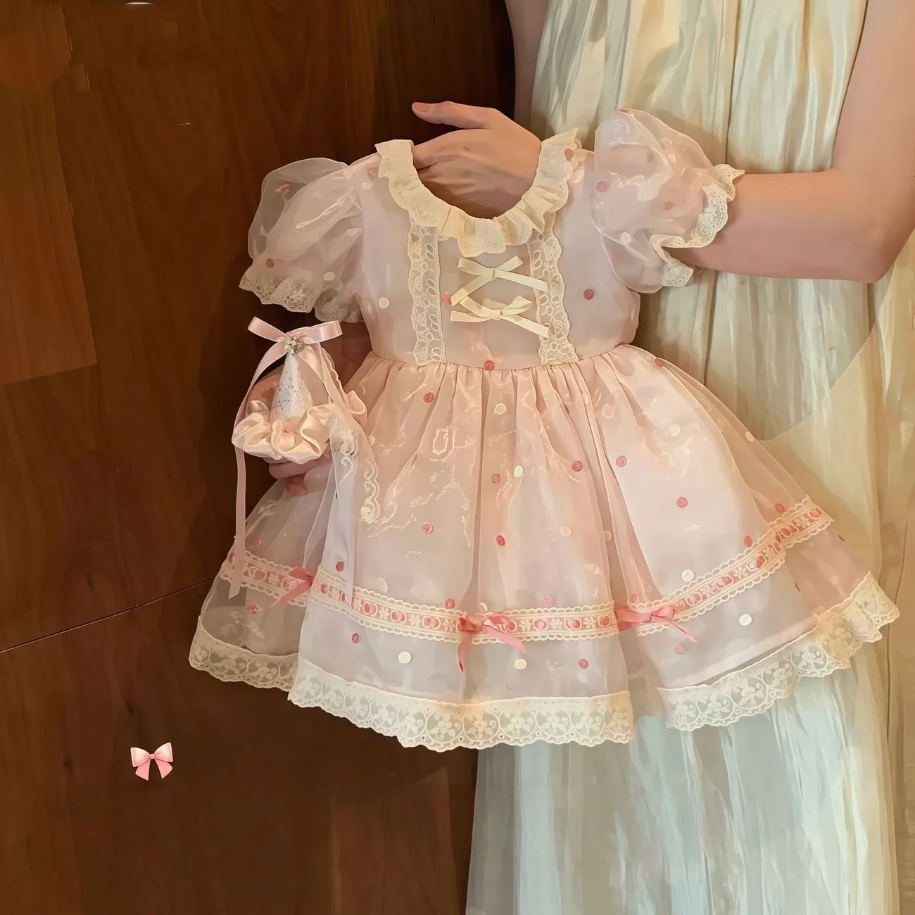 Girls Lolita Dress 2026 Summer First Birthday Outfit Princess Gown Toddler Baby Girl Party Pageant Dress Kids Clothing
Girls Lolita Dress 2026 Summer First Birthday Outfit Princess Gown Toddler Baby Girl Party Pageant Dress Kids Clothing