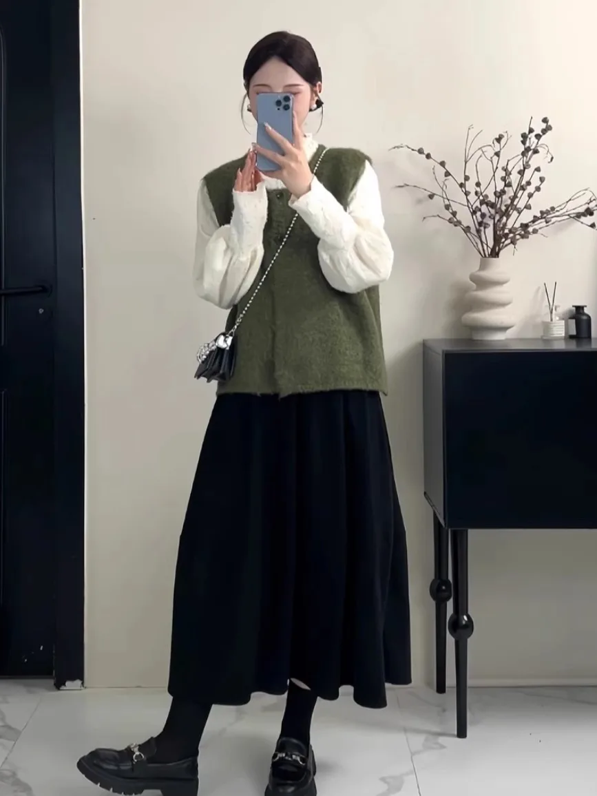 Женский вязаный жилет больших размеров, весна-осень, новинка, модный, свободный крой, скрывающий недостатки фигуры, милый, на пуговицах, с вставками, теплый жилет
Женский вязаный жилет больших размеров, весна-осень, новинка, модный, свободный крой, скрывающий недостатки фигуры, милый, на пуговицах, с вставками, теплый жилет