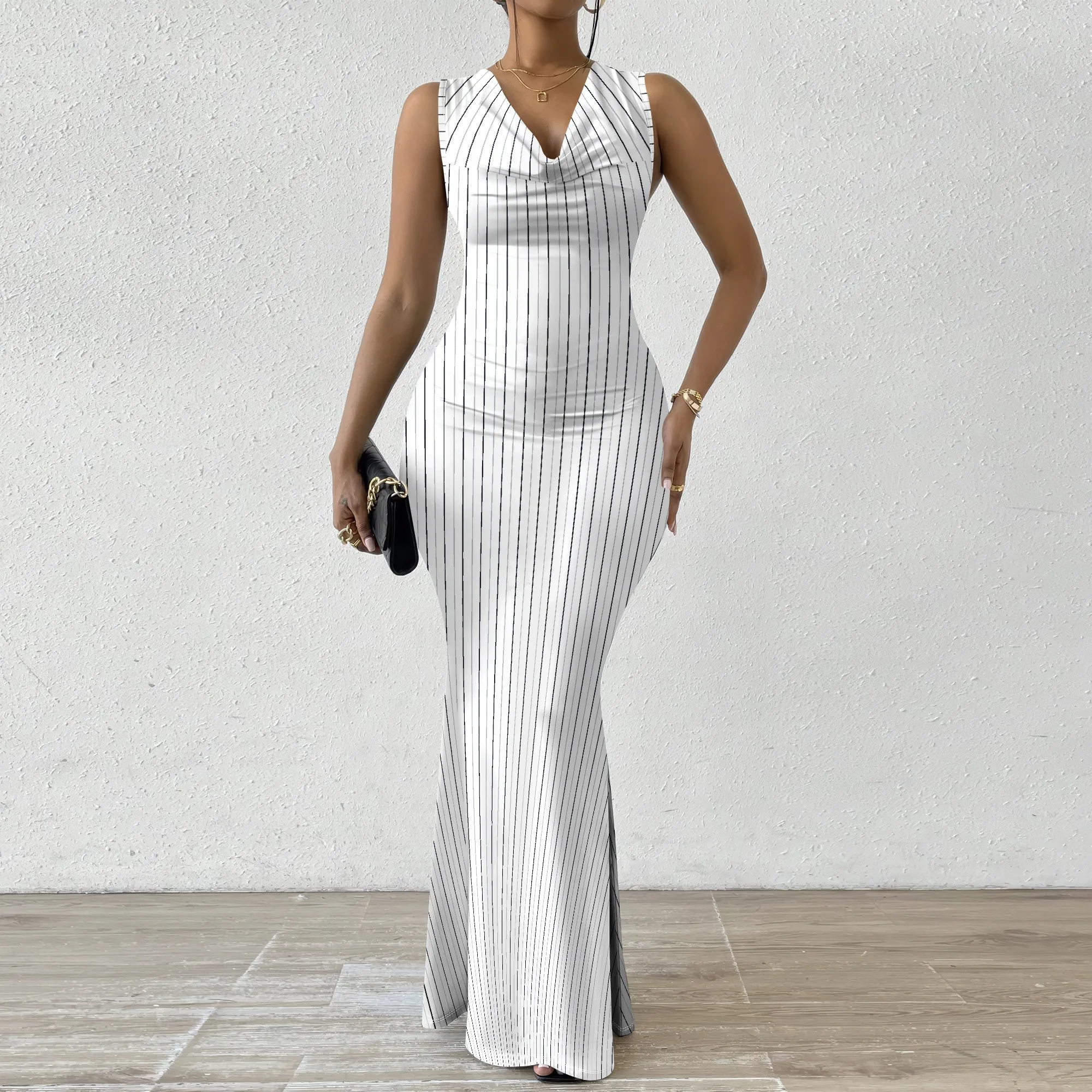 White Pinstripe Bodycon Maxi Dress XS-2XL Sleeveless V-Neck Mermaid Style for Office Wear, Elegant Dinner or Summer Date Look
White Pinstripe Bodycon Maxi Dress XS-2XL Sleeveless V-Neck Mermaid Style for Office Wear, Elegant Dinner or Summer Date Look