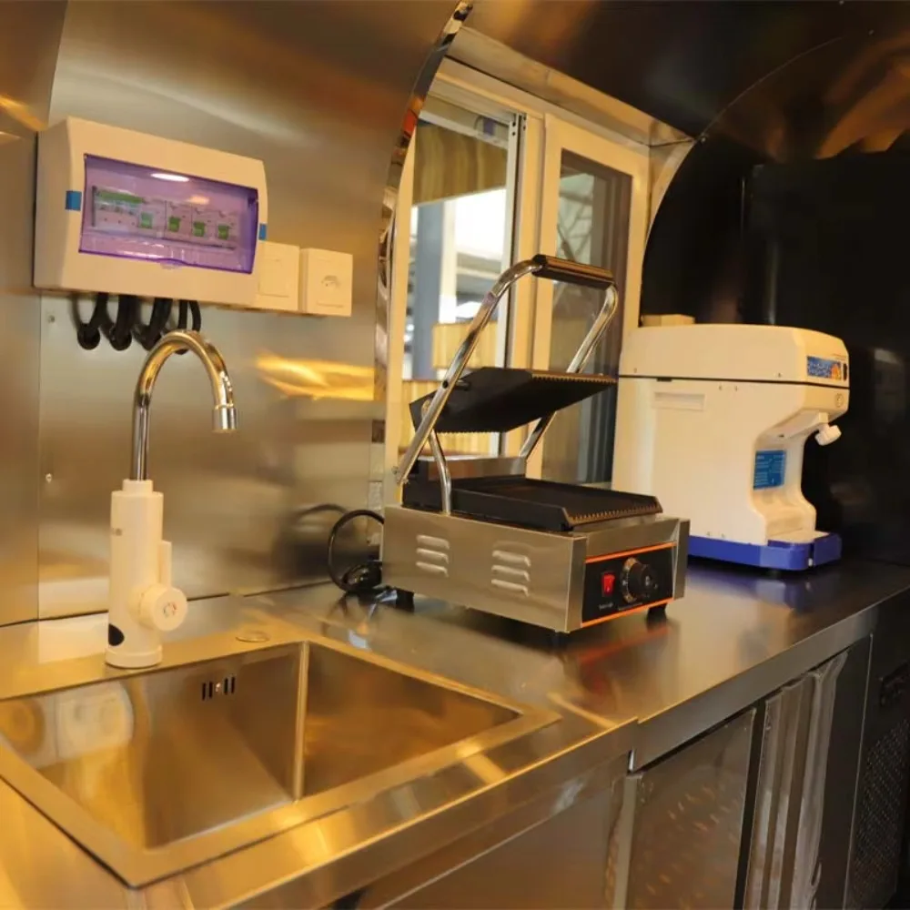 Уличная тележка для мороженого, грузовик для еды, кемперы, прицеп для еды, полностью оборудованный для любителей уличной еды и мероприятий большого объема
Уличная тележка для мороженого, грузовик для еды, кемперы, прицеп для еды, полностью оборудованный для любителей уличной еды и мероприятий большого объема