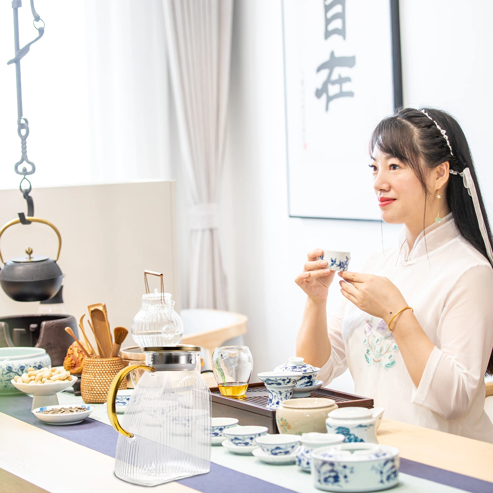 Sturdy Glass Cold Water Pitcher Easy to Clean and Store Suitable for Daily Drink and Party Cold Water Pitcher Juice Kettle
Sturdy Glass Cold Water Pitcher Easy to Clean and Store Suitable for Daily Drink and Party Cold Water Pitcher Juice Kettle