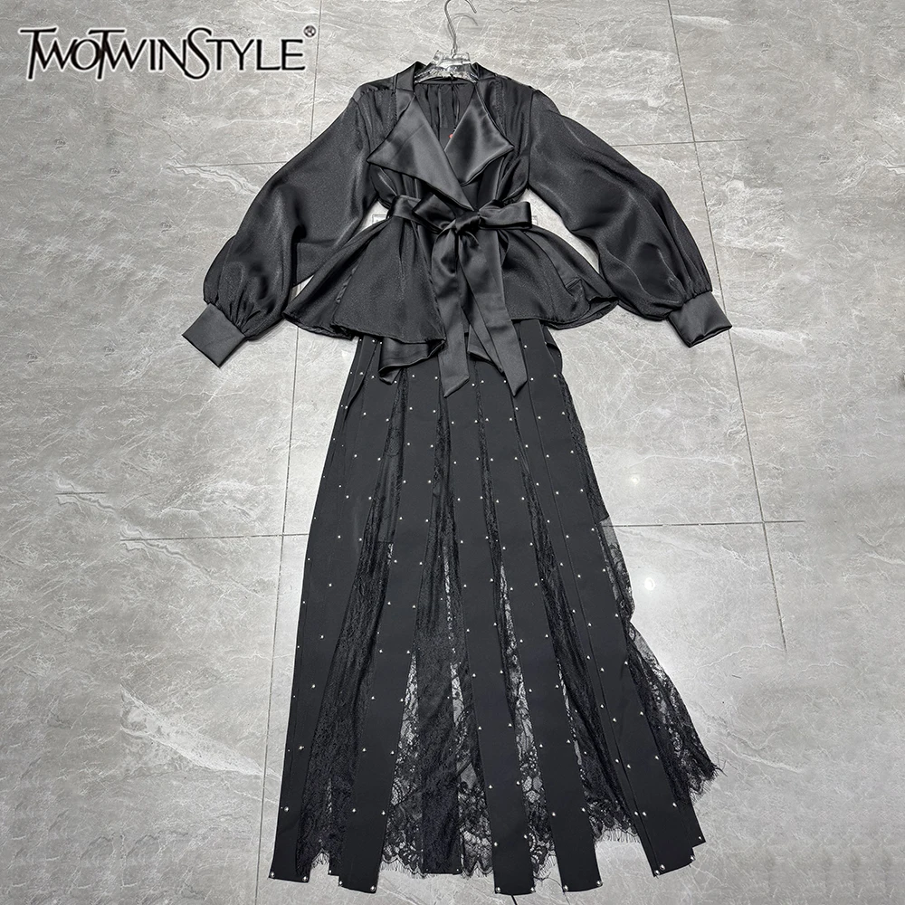 TWOTWINSTYLE Chic Black Two Piece Set for Women Lapel Long Sleeve Satin Shirt Lace Design Skirt Suit for Wedding Guest KJA560931
TWOTWINSTYLE Chic Black Two Piece Set for Women Lapel Long Sleeve Satin Shirt Lace Design Skirt Suit for Wedding Guest KJA560931