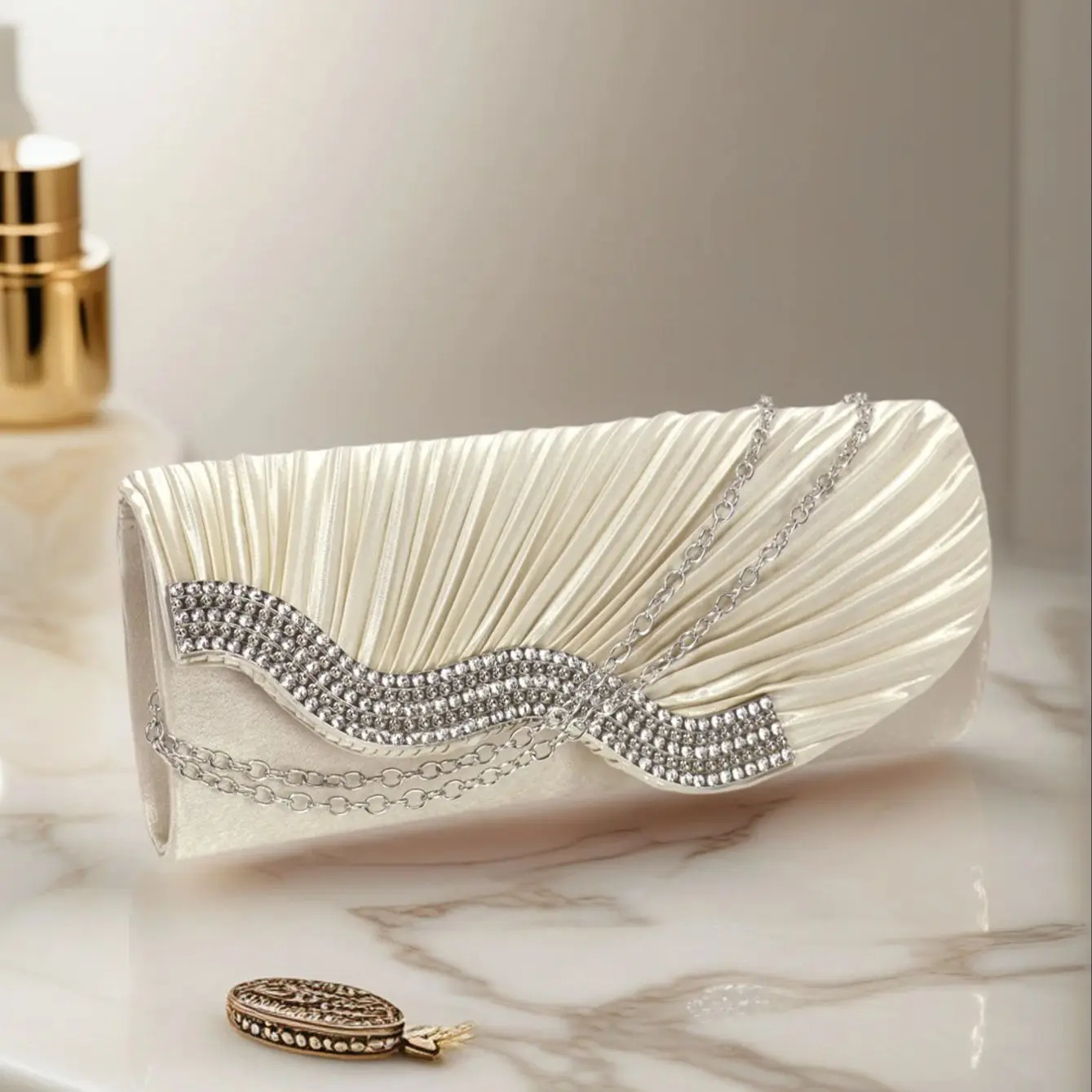 Shiny Glitter Women Evening Bags Ruched Fashion Rhinestones Envelope Design Handbags Shoulder Chain Purse
Shiny Glitter Women Evening Bags Ruched Fashion Rhinestones Envelope Design Handbags Shoulder Chain Purse