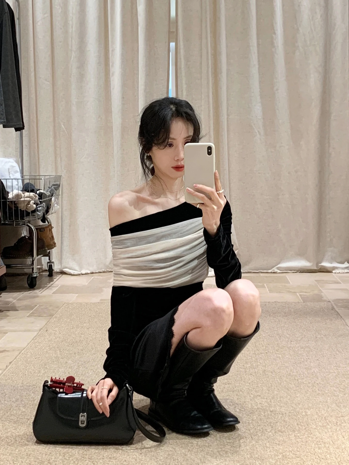 Топ BRIVIN из корейского вельвета с открытыми плечами, женский, модный, весенний, новый, черно-белый, с цветными вставками, премиум-качество
Топ BRIVIN из корейского вельвета с открытыми плечами, женский, модный, весенний, новый, черно-белый, с цветными вставками, премиум-качество