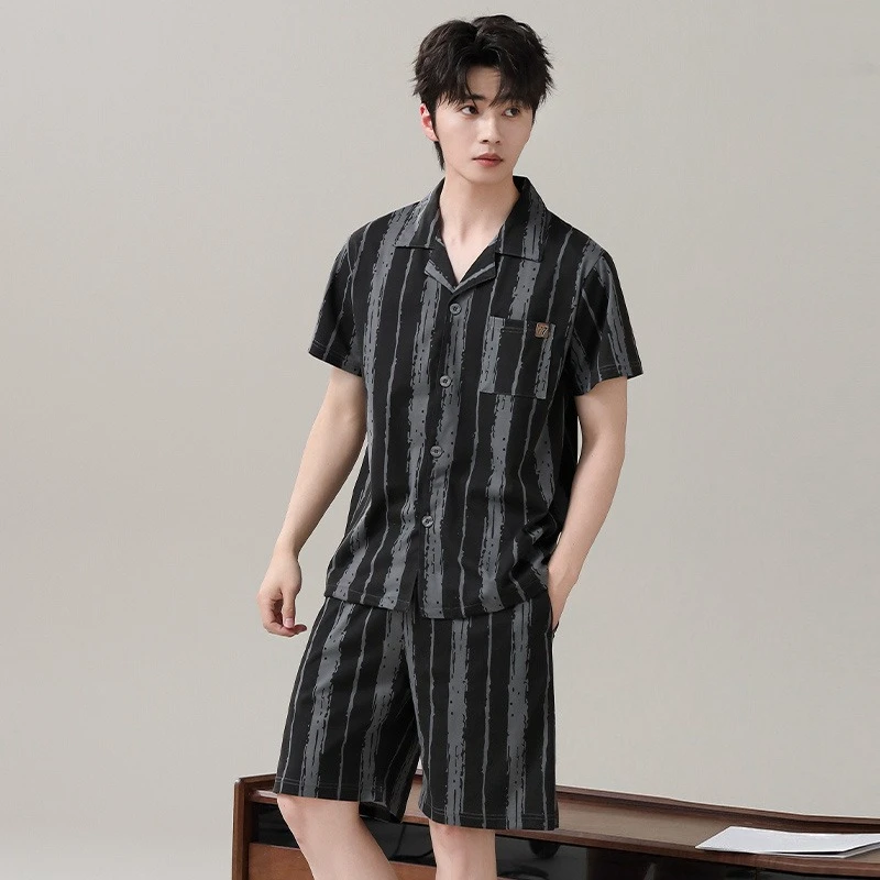 Casual Stylish Men's Short Sleeve Shirt and Shorts Set Lightweight Loose Ideal for Summer Fashion Outfit
Casual Stylish Men's Short Sleeve Shirt and Shorts Set Lightweight Loose Ideal for Summer Fashion Outfit