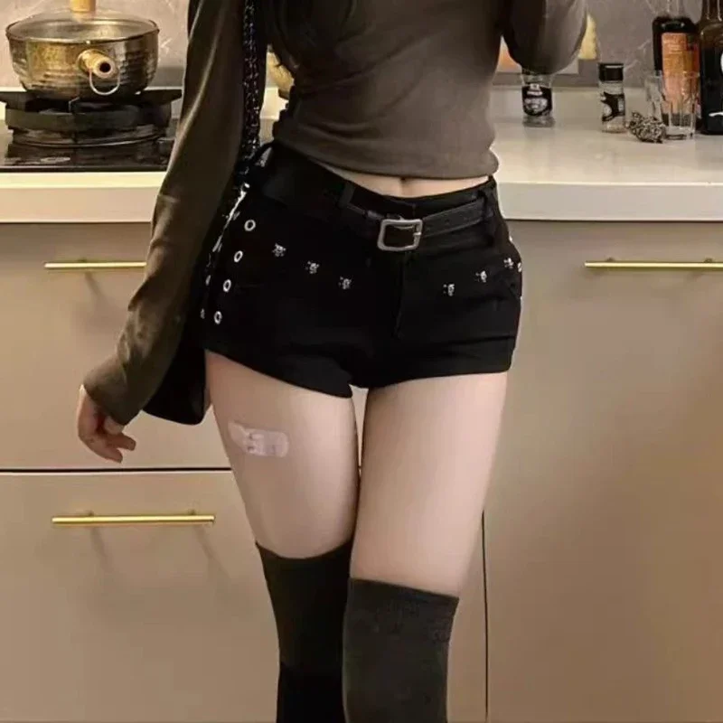 Woman Popular Sexy Low Waist Y2k Jeans Female Vintage Korean Fashion Mini Pants Girls Vintage Designer Gothic Black Denim Shorts
Woman Popular Sexy Low Waist Y2k Jeans Female Vintage Korean Fashion Mini Pants Girls Vintage Designer Gothic Black Denim Shorts