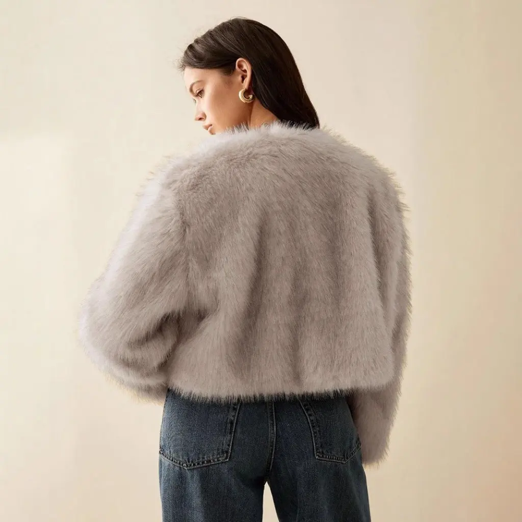 Winter Women's Fashion Jacket - European And American Style Versatile Fur Effect Design for Ladies' Clothing
Winter Women's Fashion Jacket - European And American Style Versatile Fur Effect Design for Ladies' Clothing