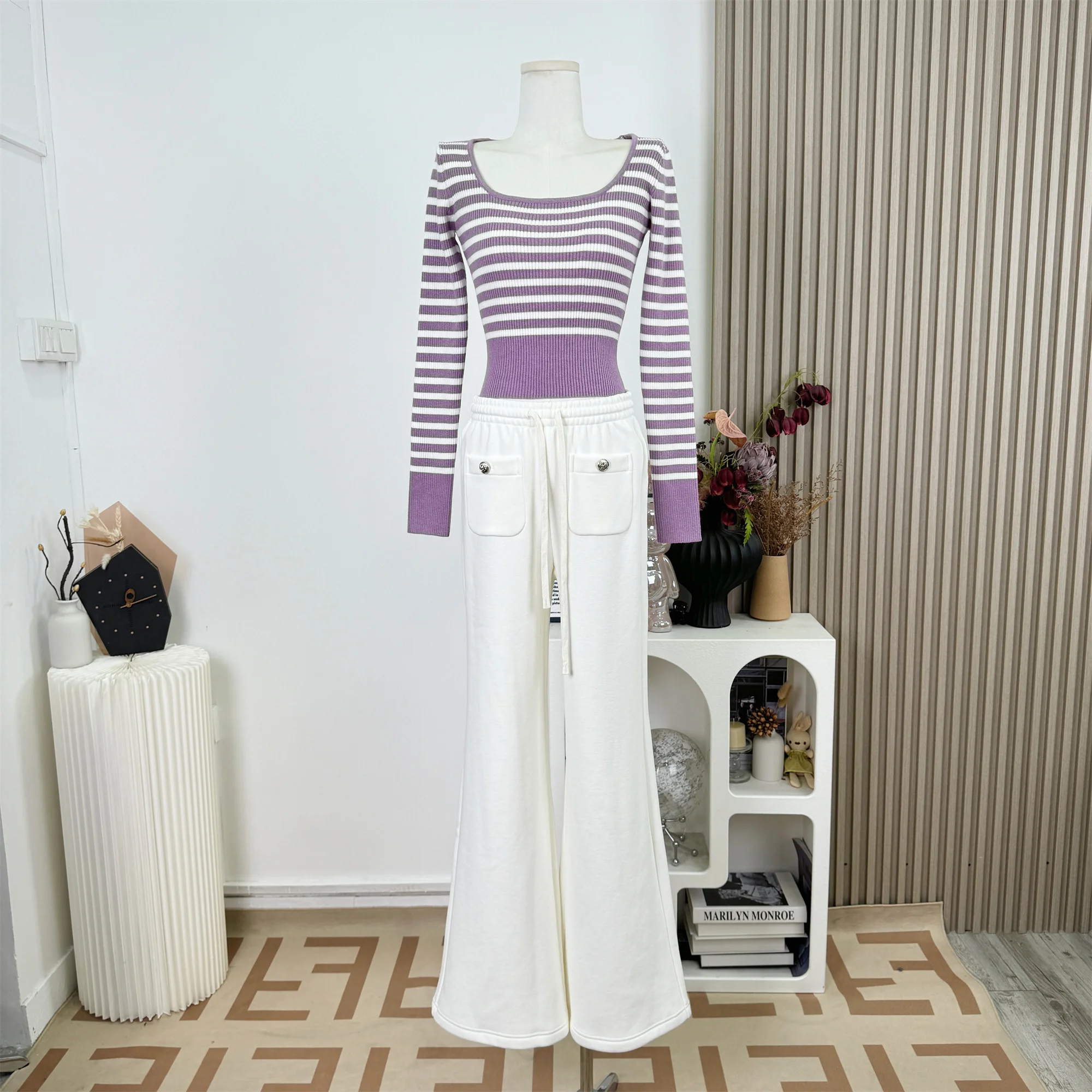 Korean Style Sweater Women's 2025 Autumn Sexy Inner Slim Fit Soft Base Layer Short Top Female Striped Knitted Jumper F356
Korean Style Sweater Women's 2025 Autumn Sexy Inner Slim Fit Soft Base Layer Short Top Female Striped Knitted Jumper F356