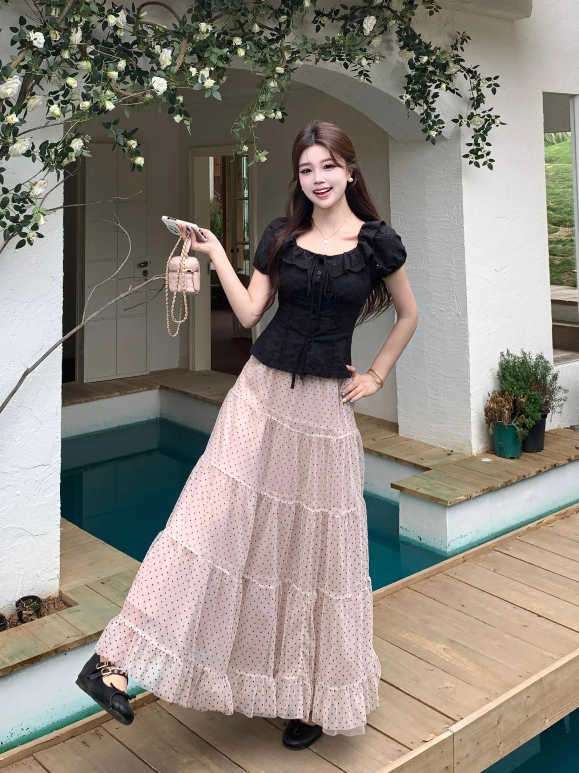 plus Size Women's Sweet Black Lace Splice Pleated Top And Polka Dot Half Skirt Set Summer New Style High Waist Fashion Ensemble
plus Size Women's Sweet Black Lace Splice Pleated Top And Polka Dot Half Skirt Set Summer New Style High Waist Fashion Ensemble