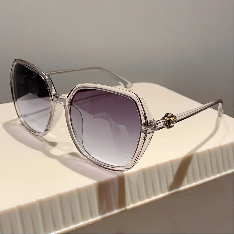 Women Oversized Sunglasses New in Vintage Round Gradient Outdoor Shades Stylish Ins Luxury Brand Design Sun Glasses
Women Oversized Sunglasses New in Vintage Round Gradient Outdoor Shades Stylish Ins Luxury Brand Design Sun Glasses
