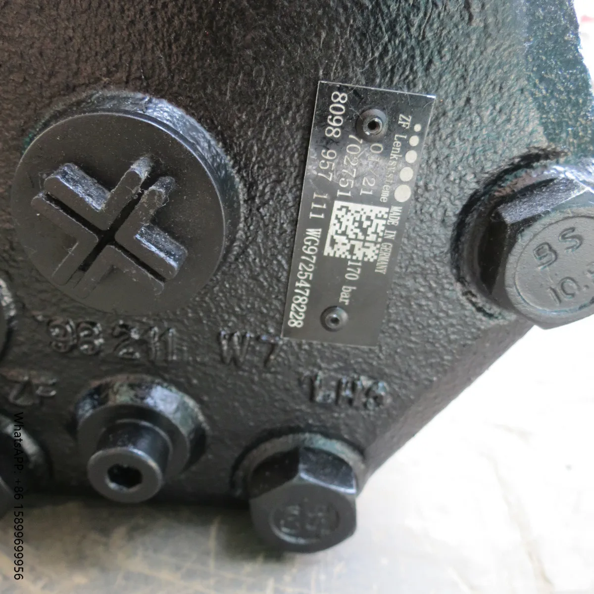 High Quality Trucks and Cars Auto Parts Hydraulic Steering Gear 8098957111 WG9725478228
High Quality Trucks and Cars Auto Parts Hydraulic Steering Gear 8098957111 WG9725478228