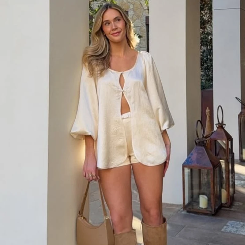 TARUXY Hollow Lantern Sleeves T Shirt Shorts Set Female Solid Loose Top Bow Women's Shorts Suit Summer New Daily Party Clothing
TARUXY Hollow Lantern Sleeves T Shirt Shorts Set Female Solid Loose Top Bow Women's Shorts Suit Summer New Daily Party Clothing