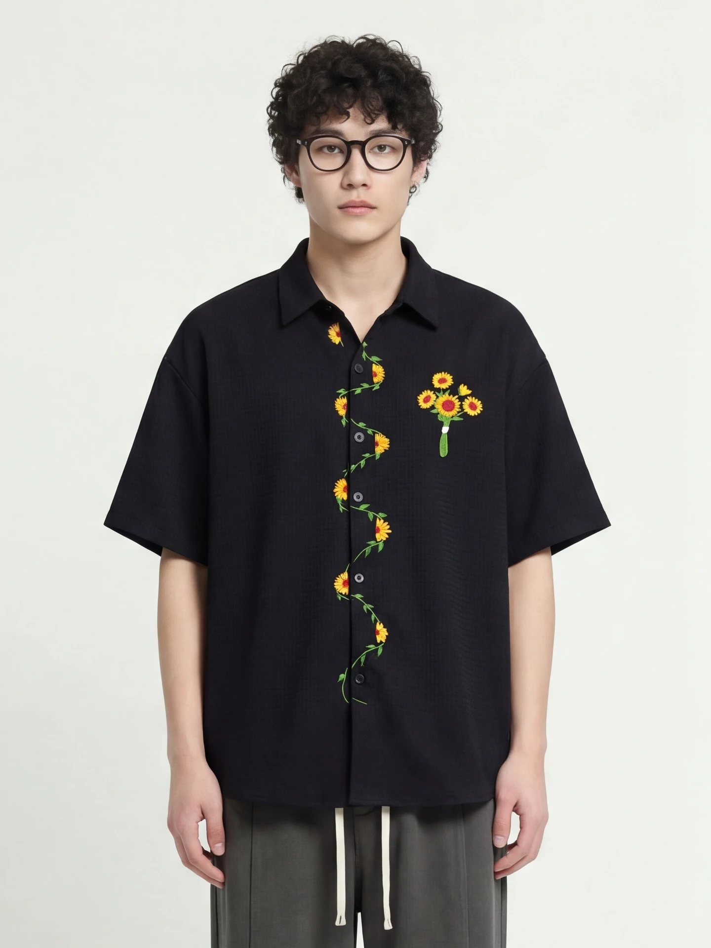 Casual Floral Embroidery Short Sleeve Shirt Loose Fit Versatile BF Style from Youthful Breathable Polyester Fiber Spring...
Casual Floral Embroidery Short Sleeve Shirt Loose Fit Versatile BF Style from Youthful Breathable Polyester Fiber Spring...