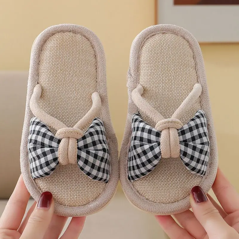Korean Style Girls Linen Openwork Slippers Non-slip Thick Sole for Home Indoor Summer Spring Autumn
Korean Style Girls Linen Openwork Slippers Non-slip Thick Sole for Home Indoor Summer Spring Autumn