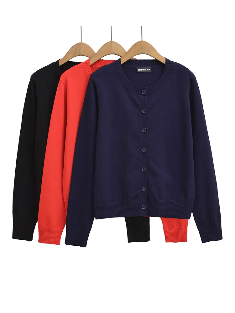 Женский однотонный кардиган с круглым вырезом и длинными рукавами, свитер на пуговицах спереди, вязаные свитера
Женский однотонный кардиган с круглым вырезом и длинными рукавами, свитер на пуговицах спереди, вязаные свитера