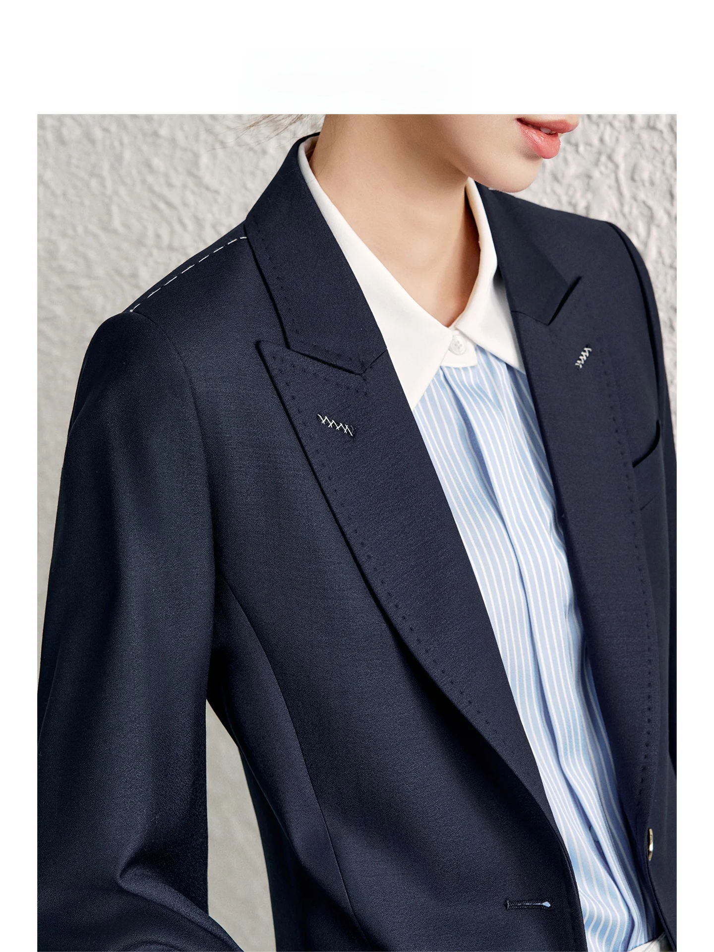 Ele Profional Woolen Suiting OffiY Maxa Commuter Sle Женское пальто Long Sve Slim Fit средней длины с двойным разрезом
Ele Profional Woolen Suiting OffiY Maxa Commuter Sle Женское пальто Long Sve Slim Fit средней длины с двойным разрезом