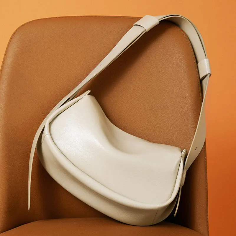 2024 New Saddle Underarm Single Shoulder Handheld Design For A Small Stand, Casual, Simple And Versatile Crossbody Bag For Women
2024 New Saddle Underarm Single Shoulder Handheld Design For A Small Stand, Casual, Simple And Versatile Crossbody Bag For Women