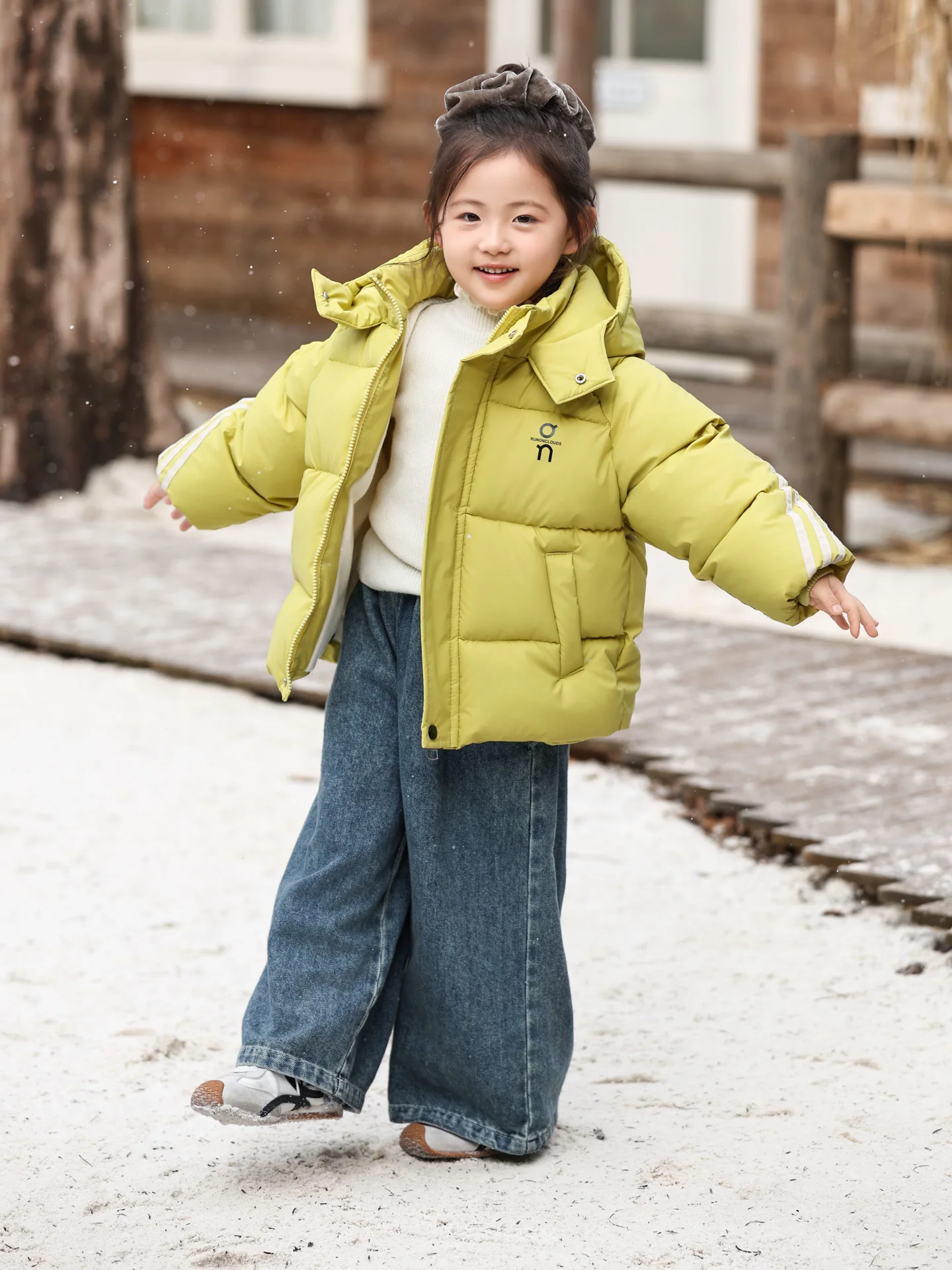 Новинка! Красная утепленная хлопковая куртка для девочек на Новый год 2025. Новая утолщенная детская верхняя одежда.
Новинка! Красная утепленная хлопковая куртка для девочек на Новый год 2025. Новая утолщенная детская верхняя одежда.