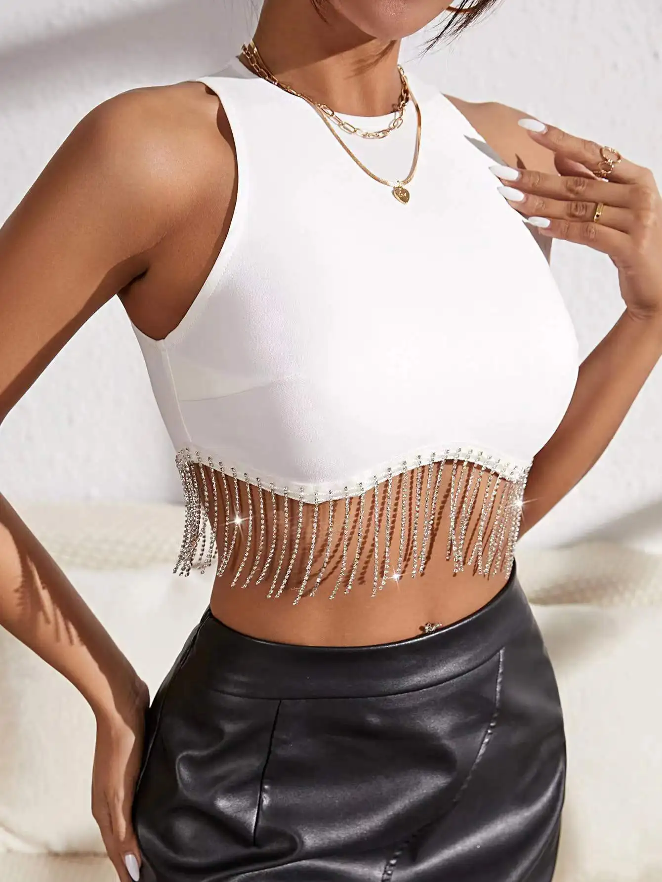 2025 New American Spice Girls Sexy Solid Color Rhinestone Fringed Small Vest Cross-border Sleeveless Neck Top Tank Top Women
2025 New American Spice Girls Sexy Solid Color Rhinestone Fringed Small Vest Cross-border Sleeveless Neck Top Tank Top Women