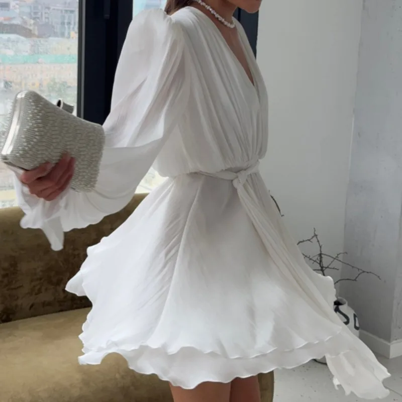 2025 Fashion Loose Black Women's Dress Sexy V-Neck Long Sleeve Mini Dresses Elegant Classic Lace-Up Pleated Female Dress
2025 Fashion Loose Black Women's Dress Sexy V-Neck Long Sleeve Mini Dresses Elegant Classic Lace-Up Pleated Female Dress