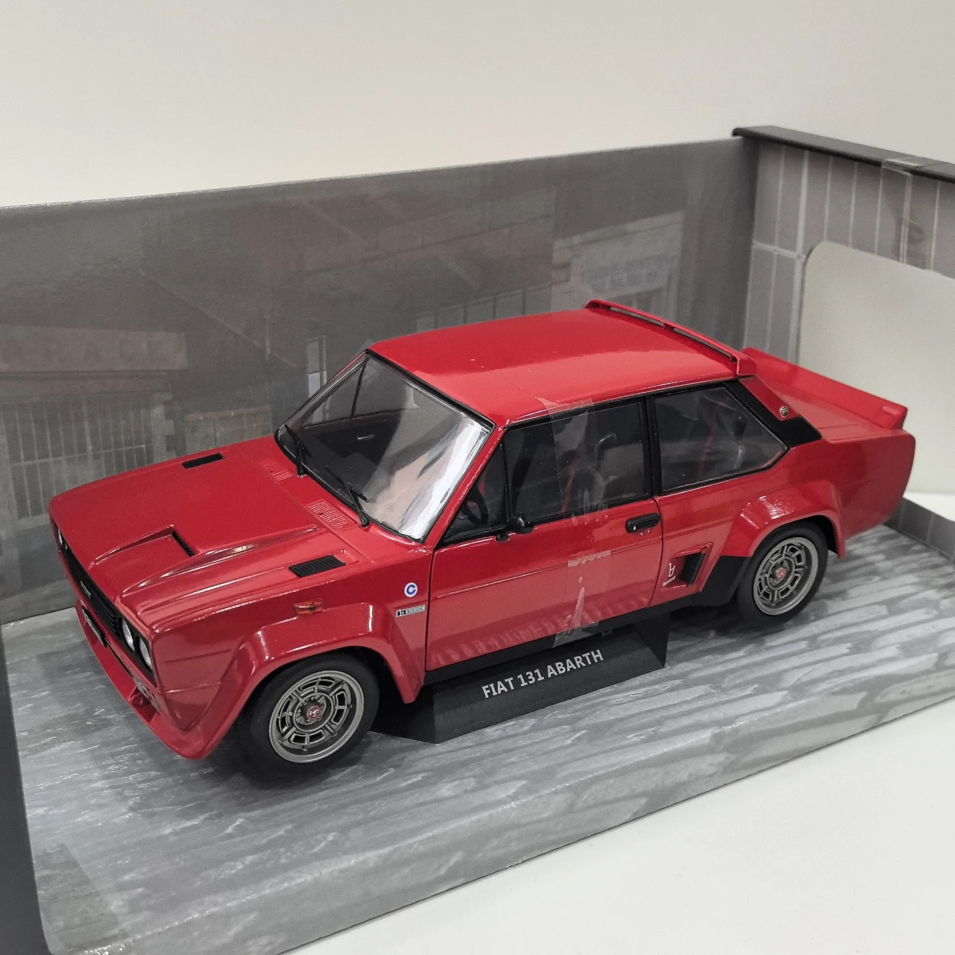 Diecast SOLIDO 1/18 Scale FIAT 131 ABARTH 1980 Fiat Car Model Alloy Car Model Collectible Toy Gift Souvenir Display Ornament
Diecast SOLIDO 1/18 Scale FIAT 131 ABARTH 1980 Fiat Car Model Alloy Car Model Collectible Toy Gift Souvenir Display Ornament