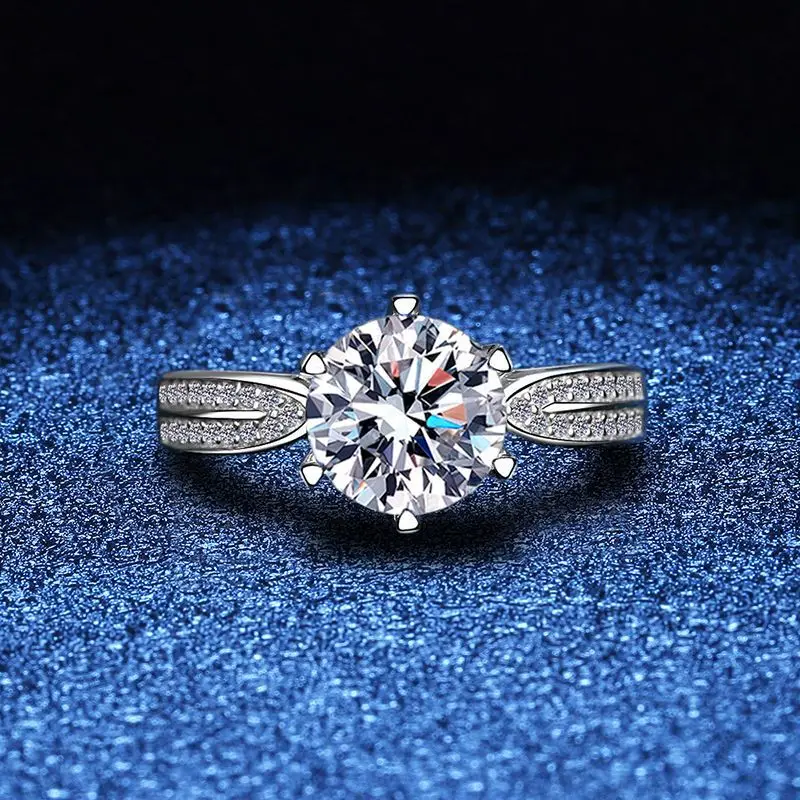 D color moissanite starlight queen ring wedding ring 1 carat 2 carat moissanite diamond women's ring platinum PT950 mark
D color moissanite starlight queen ring wedding ring 1 carat 2 carat moissanite diamond women's ring platinum PT950 mark