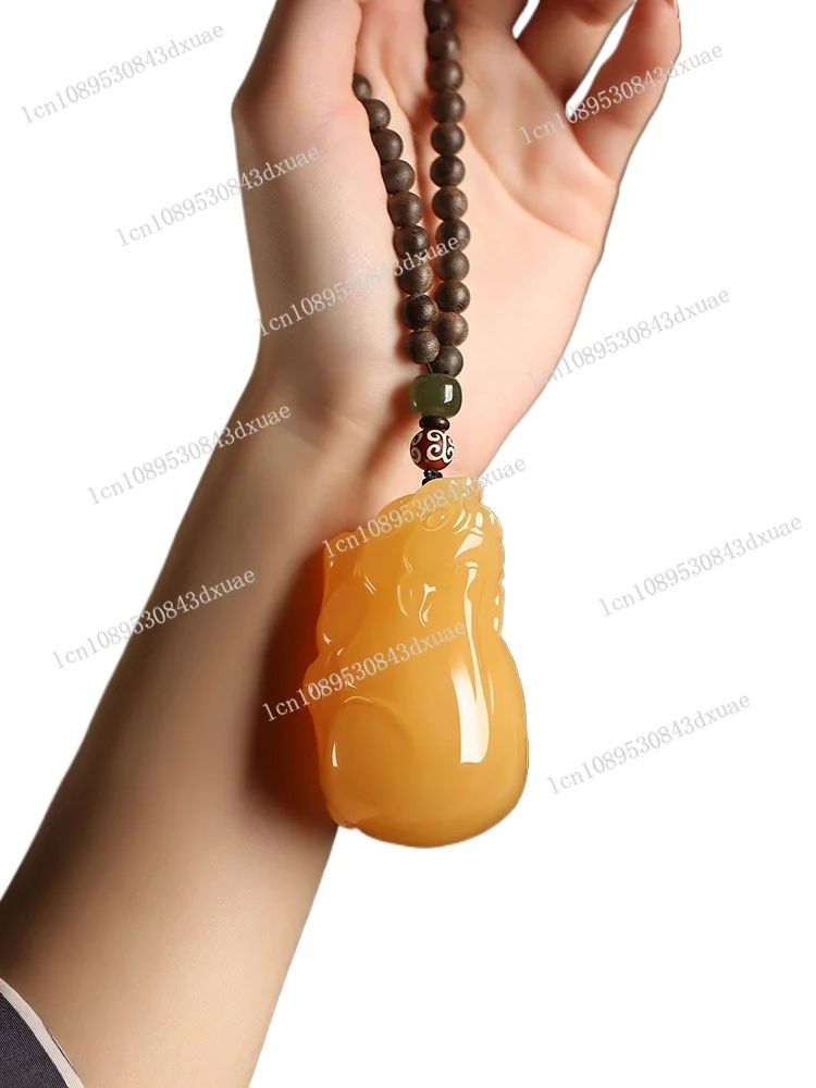 Kunlun Topaz Pixiu Hand Handle Pendant Wenwan Board Hand Handle Play Antique Pixiu Hand Piece Men
Kunlun Topaz Pixiu Hand Handle Pendant Wenwan Board Hand Handle Play Antique Pixiu Hand Piece Men