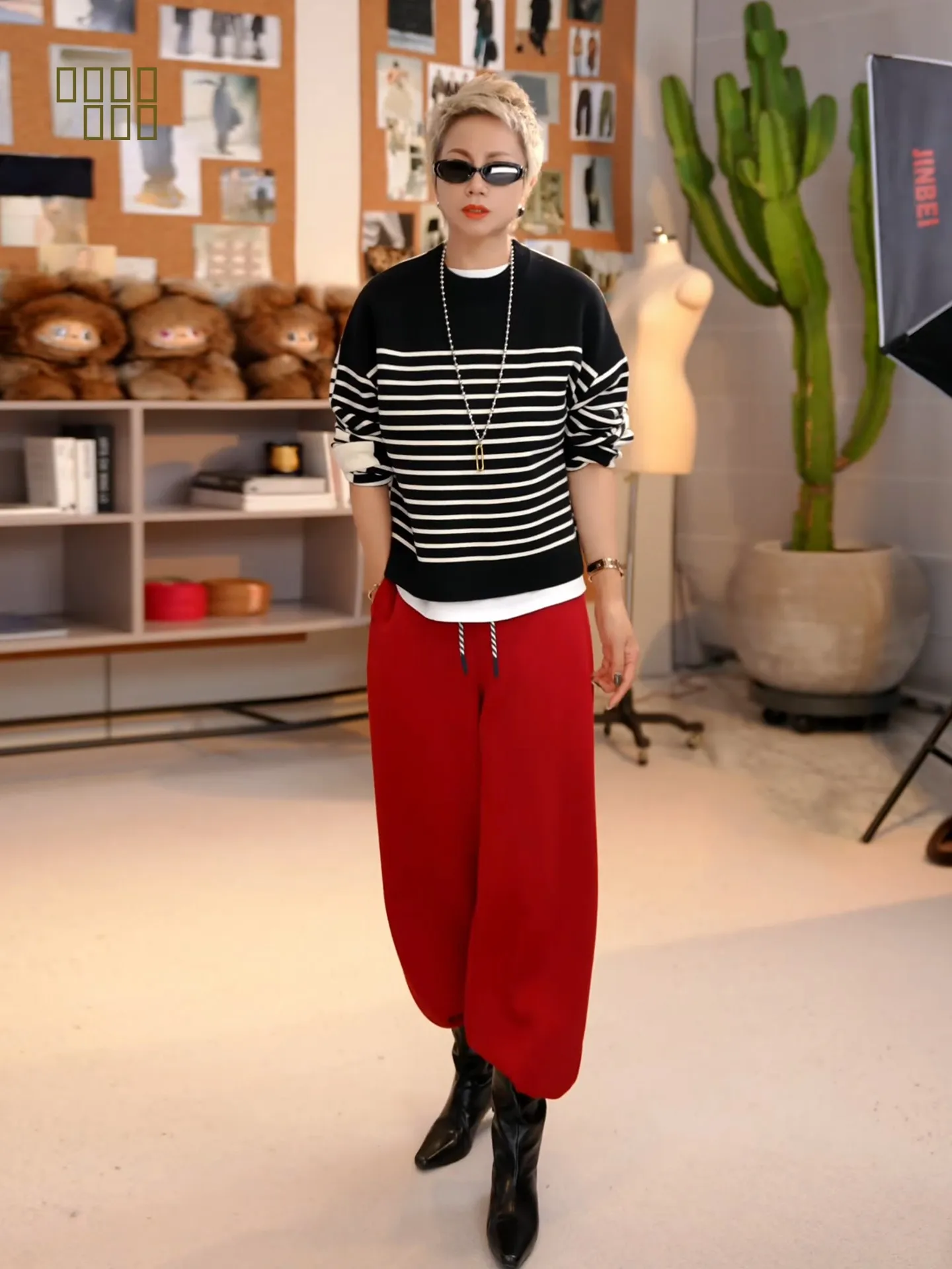 Утепленные однотонные спортивные повседневные брюки прямого кроя с широкими штанинами, на шнурке, с высокой талией, из смесового хлопка, универсальный размер
Утепленные однотонные спортивные повседневные брюки прямого кроя с широкими штанинами, на шнурке, с высокой талией, из смесового хлопка, универсальный размер