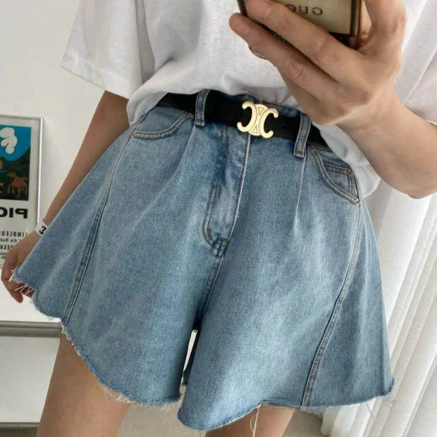 Elegant High Waist Casual Denim Shorts Women's Summer Fashionable Wide Leg Jeans Cotton Material Standard Size Four Seasons
Elegant High Waist Casual Denim Shorts Women's Summer Fashionable Wide Leg Jeans Cotton Material Standard Size Four Seasons