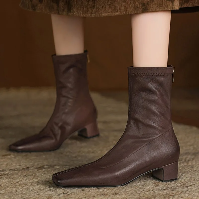 Dilalula 2025 Genuine Sheepskin Leather Retro Ankle Boots Women Square Toe Med Thick Heel Office Ladies Short Boots Female 
Dilalula 2025 Genuine Sheepskin Leather Retro Ankle Boots Women Square Toe Med Thick Heel Office Ladies Short Boots Female