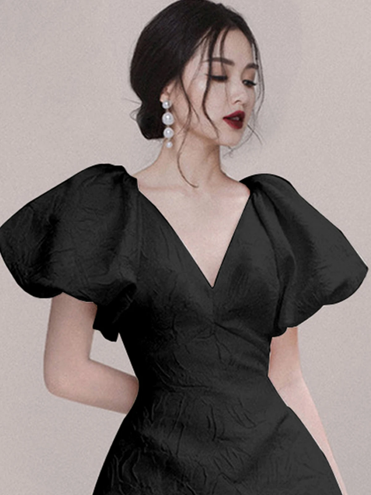 Faionable Bla Bubble Sve Dr Women's Ele High-End Floral Embroidery Fabric Gown Lightweight Luxury Midi Dr
Faionable Bla Bubble Sve Dr Women's Ele High-End Floral Embroidery Fabric Gown Lightweight Luxury Midi Dr