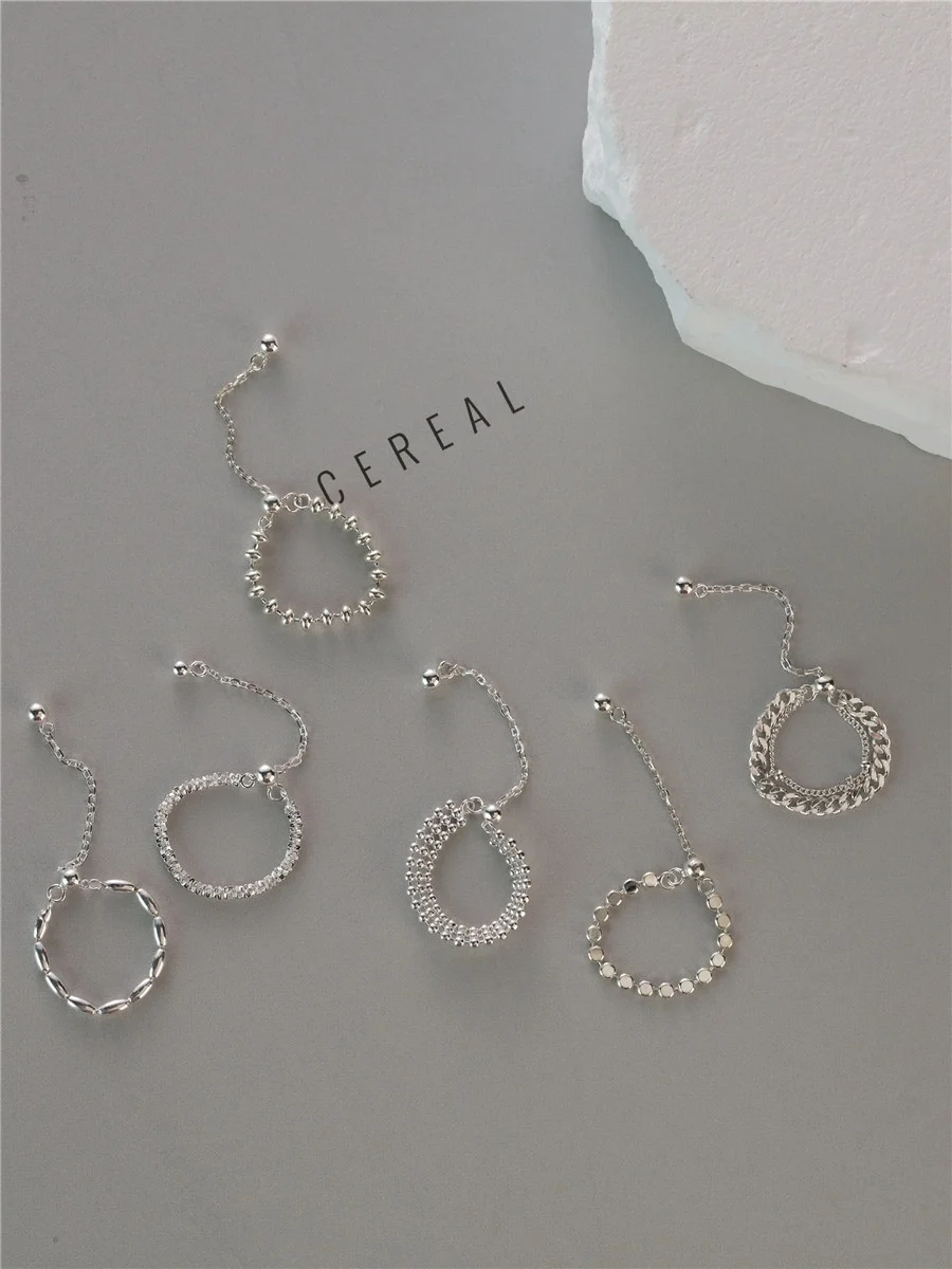 Fashionable Pure Silver Ring with Sliding Adjustable Chain Elegant Outburst Jewelry for Women round Shape
Fashionable Pure Silver Ring with Sliding Adjustable Chain Elegant Outburst Jewelry for Women round Shape