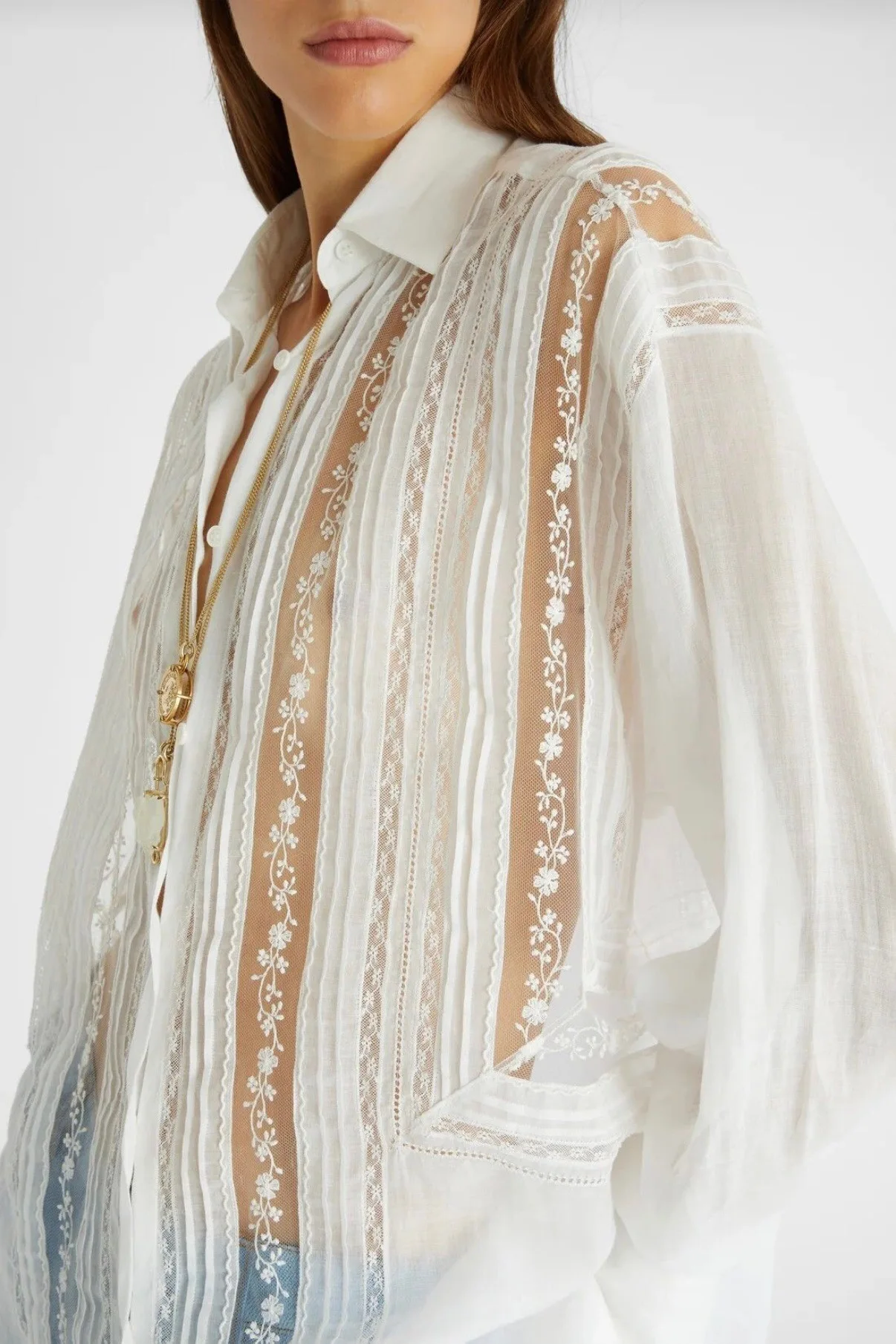 2025 New Arrival Women White Ramie Shirt Fashion Transparent Patchwork Lace Embroidery Loose Blouse
2025 New Arrival Women White Ramie Shirt Fashion Transparent Patchwork Lace Embroidery Loose Blouse