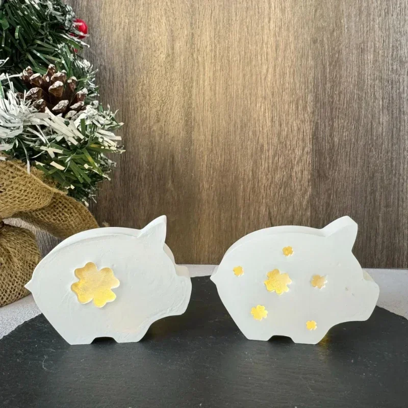3D Small Pig Atmosphere Lamp Silicone Mold 2-Cavity Hollow Animal Plaster DIY Craft for Desktop Home Decoration
3D Small Pig Atmosphere Lamp Silicone Mold 2-Cavity Hollow Animal Plaster DIY Craft for Desktop Home Decoration