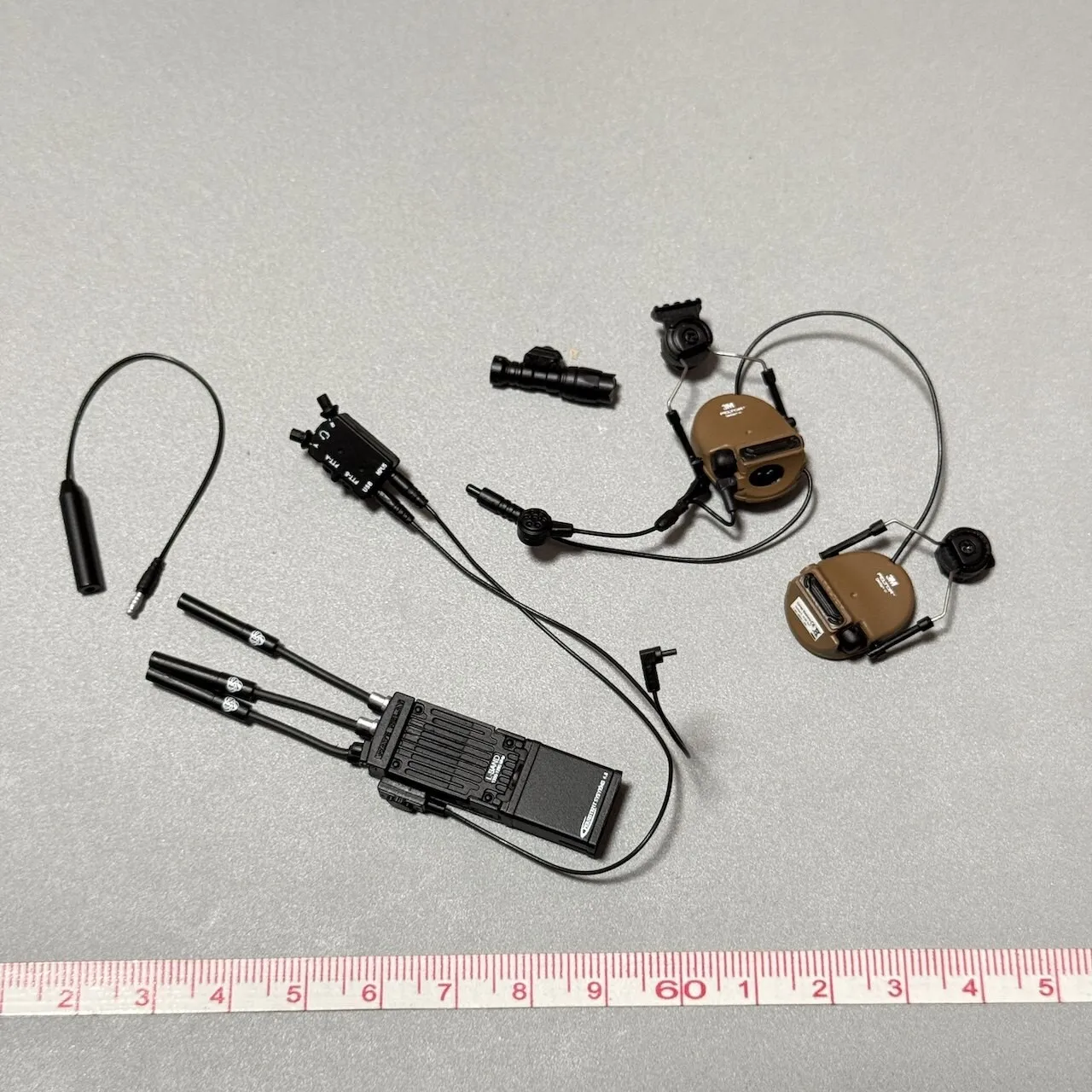 ES 26073B 1/6 Scale Soldier Radio Earphones Model 12'' FOG Paramilitary Forces
ES 26073B 1/6 Scale Soldier Radio Earphones Model 12'' FOG Paramilitary Forces