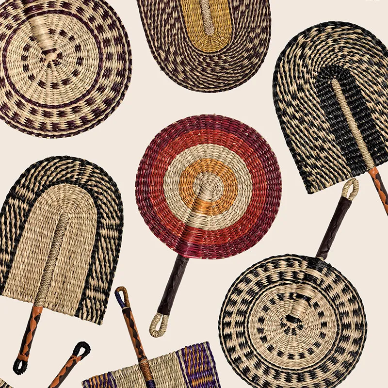 Hand-woven straw fan ins wind summer hand-cranked household futon fan, element home decoration
Hand-woven straw fan ins wind summer hand-cranked household futon fan, element home decoration