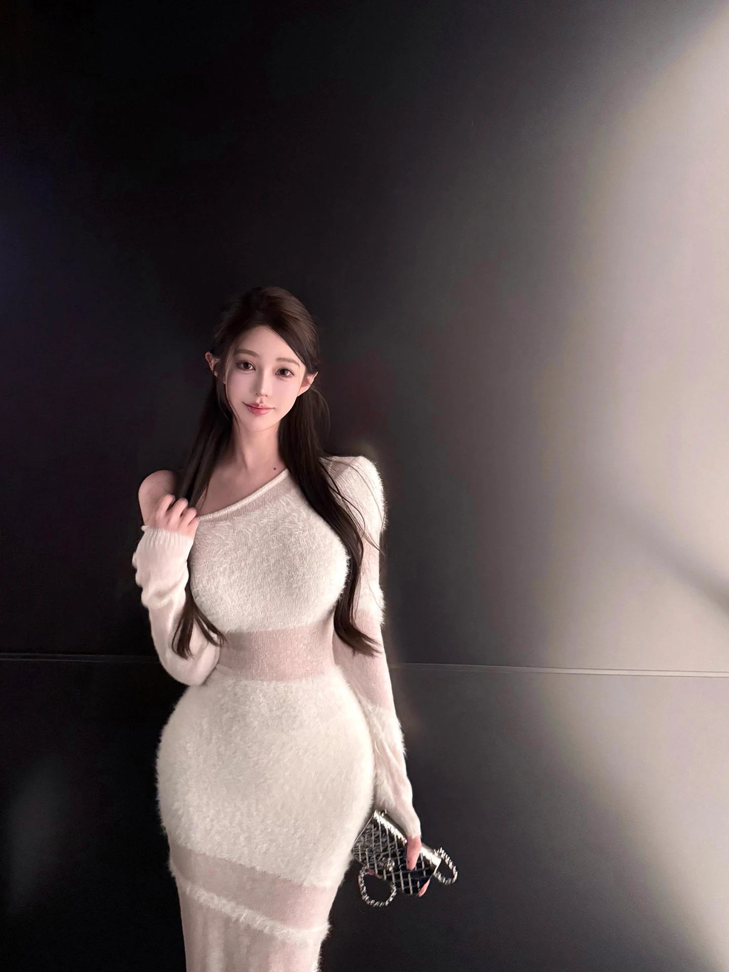 Вязаное платье-футляр из смесовой шерсти с вырезами на плечах для женщин, вечернее, в стиле «Твинлайт Венера»
Вязаное платье-футляр из смесовой шерсти с вырезами на плечах для женщин, вечернее, в стиле «Твинлайт Венера»