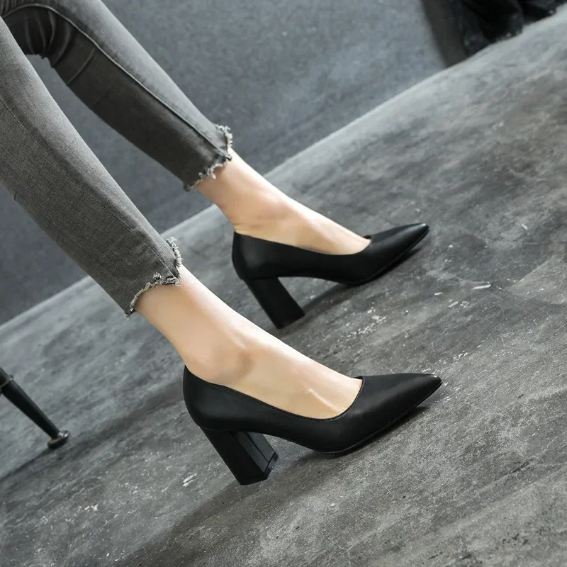 2025 New Summer and Autumn Style 30-44 Yuan Heel Small Size 313233 High Heel Women's Shoes Black High Heel Shoes W241
2025 New Summer and Autumn Style 30-44 Yuan Heel Small Size 313233 High Heel Women's Shoes Black High Heel Shoes W241
