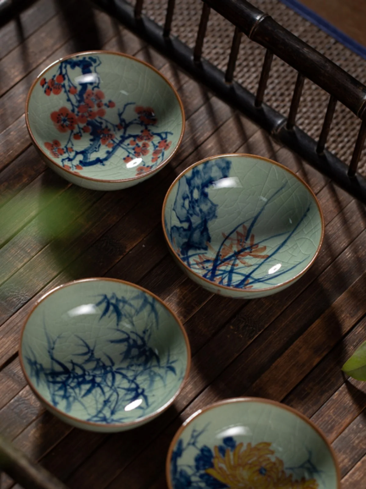 Hand-Painted Ceramic Pu'er Tea Cup Ancient Clay Gongfu Tea Set Single Cup Drawing of Plum Orchid Bamboo Chrysanthemum
Hand-Painted Ceramic Pu'er Tea Cup Ancient Clay Gongfu Tea Set Single Cup Drawing of Plum Orchid Bamboo Chrysanthemum