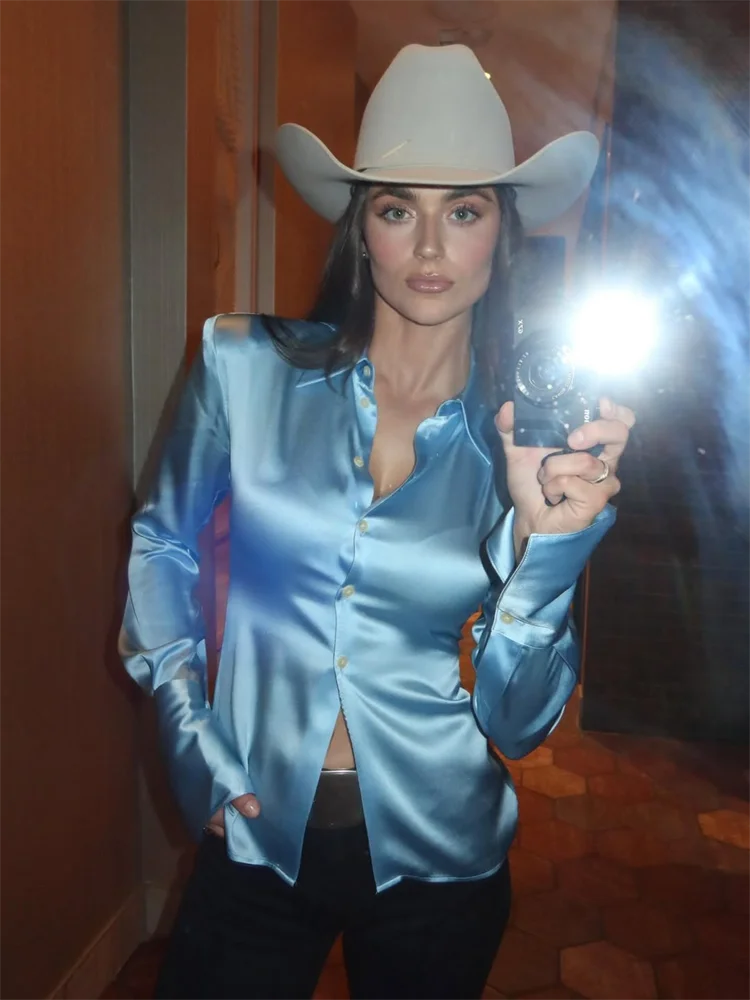 Absobe Satin Solid Color Casual Shirt Women Lapel Collar Slim Long Sleeve Buttons Top Elegant Office Lady Minimalist Outfit
Absobe Satin Solid Color Casual Shirt Women Lapel Collar Slim Long Sleeve Buttons Top Elegant Office Lady Minimalist Outfit