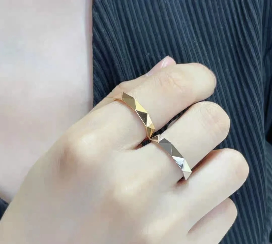 2024 925 Silver New Fashion Classic Hot Selling European Party Jewelry Ring Women's Luxury Engagement Geometry Birthday Gift
2024 925 Silver New Fashion Classic Hot Selling European Party Jewelry Ring Women's Luxury Engagement Geometry Birthday Gift