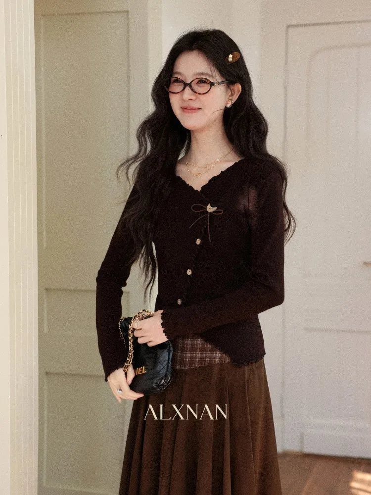 ALXNAN Women's Cardigan French Brown Vintage V-neck Long Sleeve Ruffled Hem Bow Unique Buttons Versatile Slim-fit Tops L59210
ALXNAN Women's Cardigan French Brown Vintage V-neck Long Sleeve Ruffled Hem Bow Unique Buttons Versatile Slim-fit Tops L59210